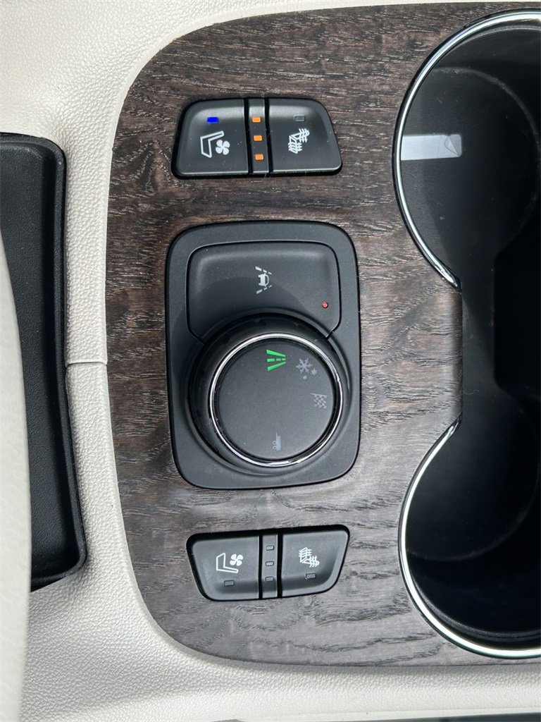 Used 2023 GMC Acadia Denali w/ Denali Ultimate Package image 31