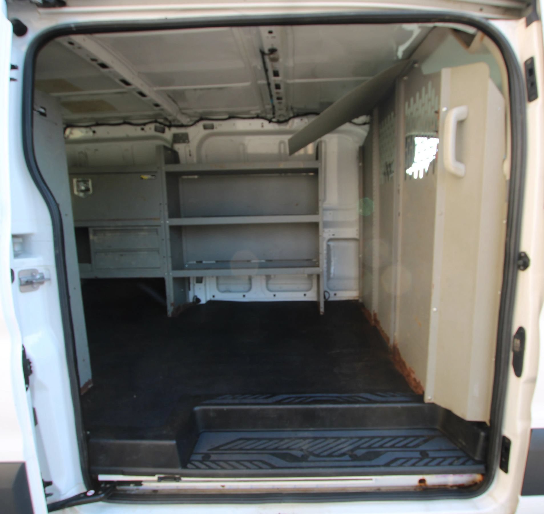 Used 2015 Ford Transit 250 130 Low Roof RWD image 12