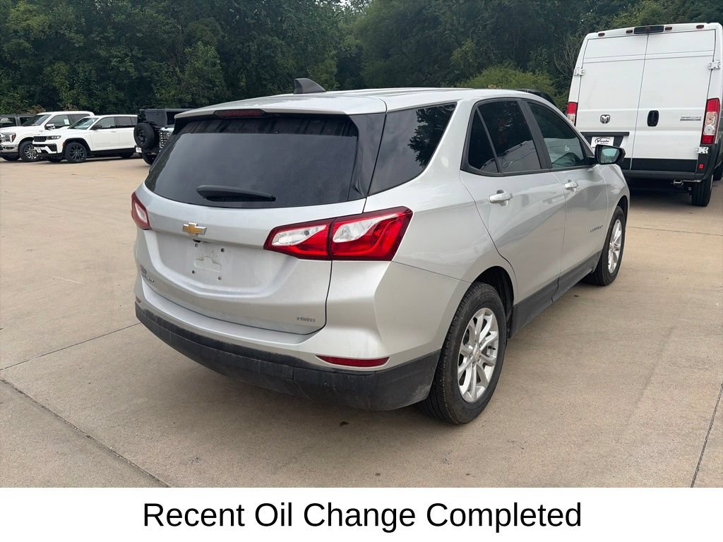 Used 2021 Chevrolet Equinox LS w/ LS Convenience Package AWD/4WD image 8