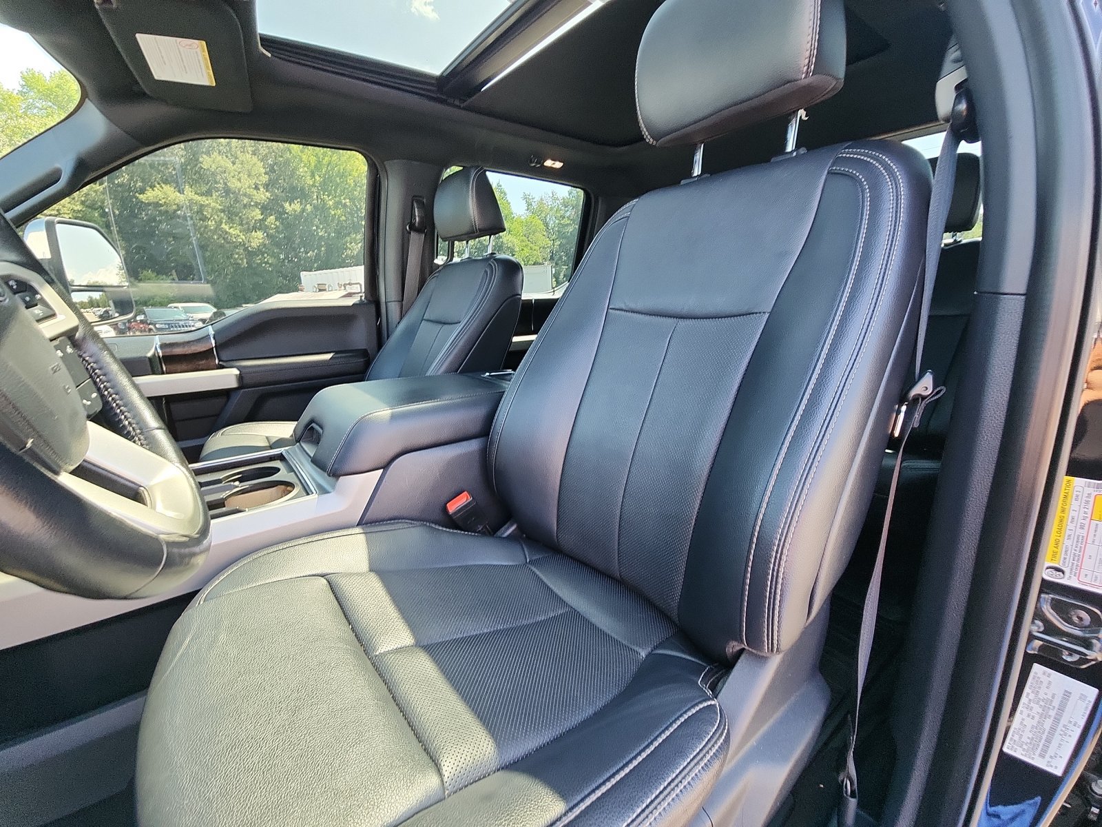 Used 2022 Ford F250 Lariat w/ Lariat Ultimate Package AWD/4WD image 19