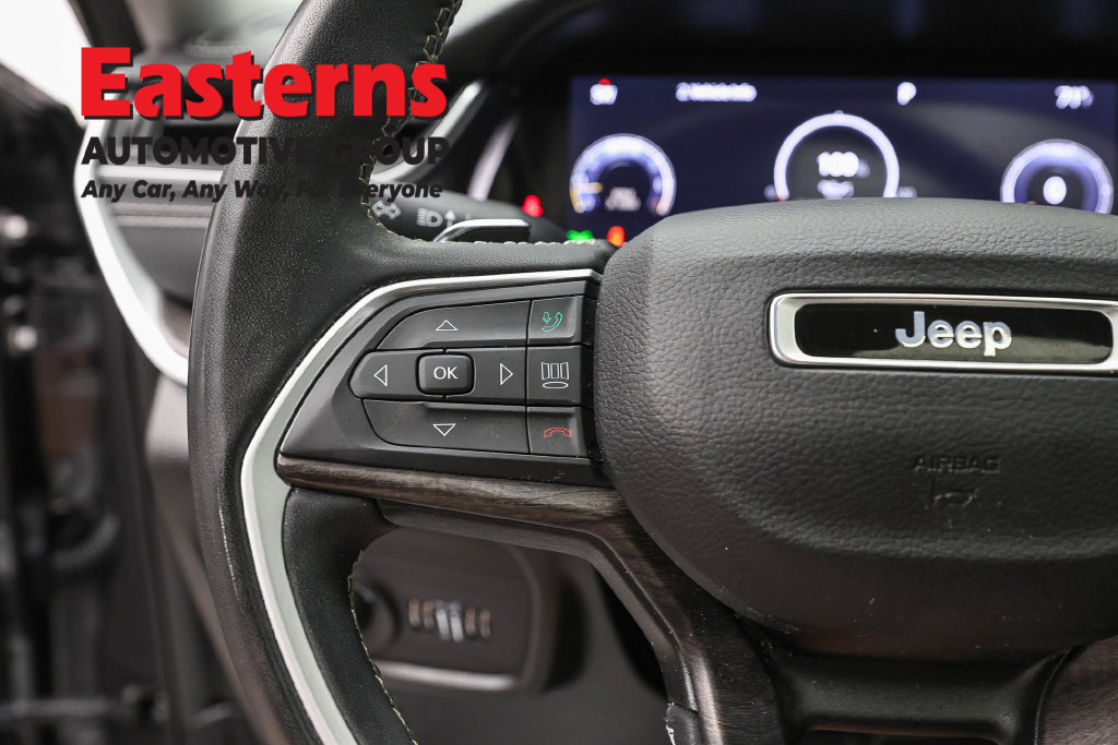Used 2023 Jeep Grand Cherokee Limited AWD/4WD image 17