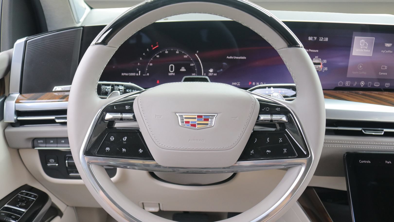New 2026 Cadillac Escalade ESV Platinum Sport w/ LPO, ONYX Package AWD/4WD image 18