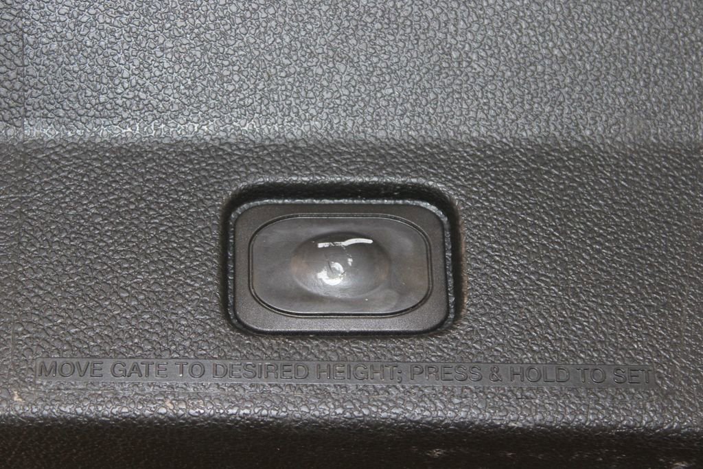 Used 2019 Ford Explorer XLT w/ Equipment Group 202A image 17