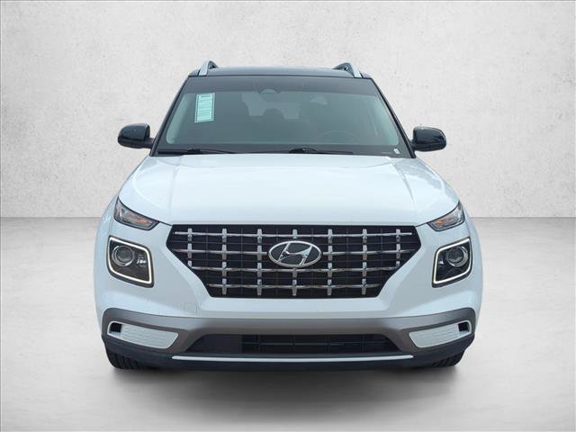 Used 2023 Hyundai Venue Limited FWD image 2