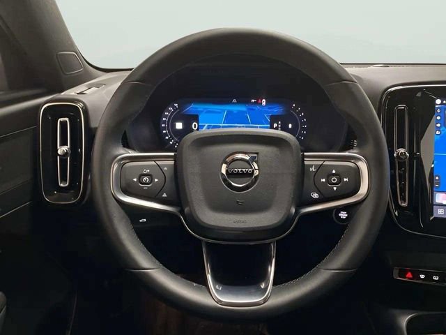 Used 2025 Volvo XC40 B5 Plus AWD/4WD image 12
