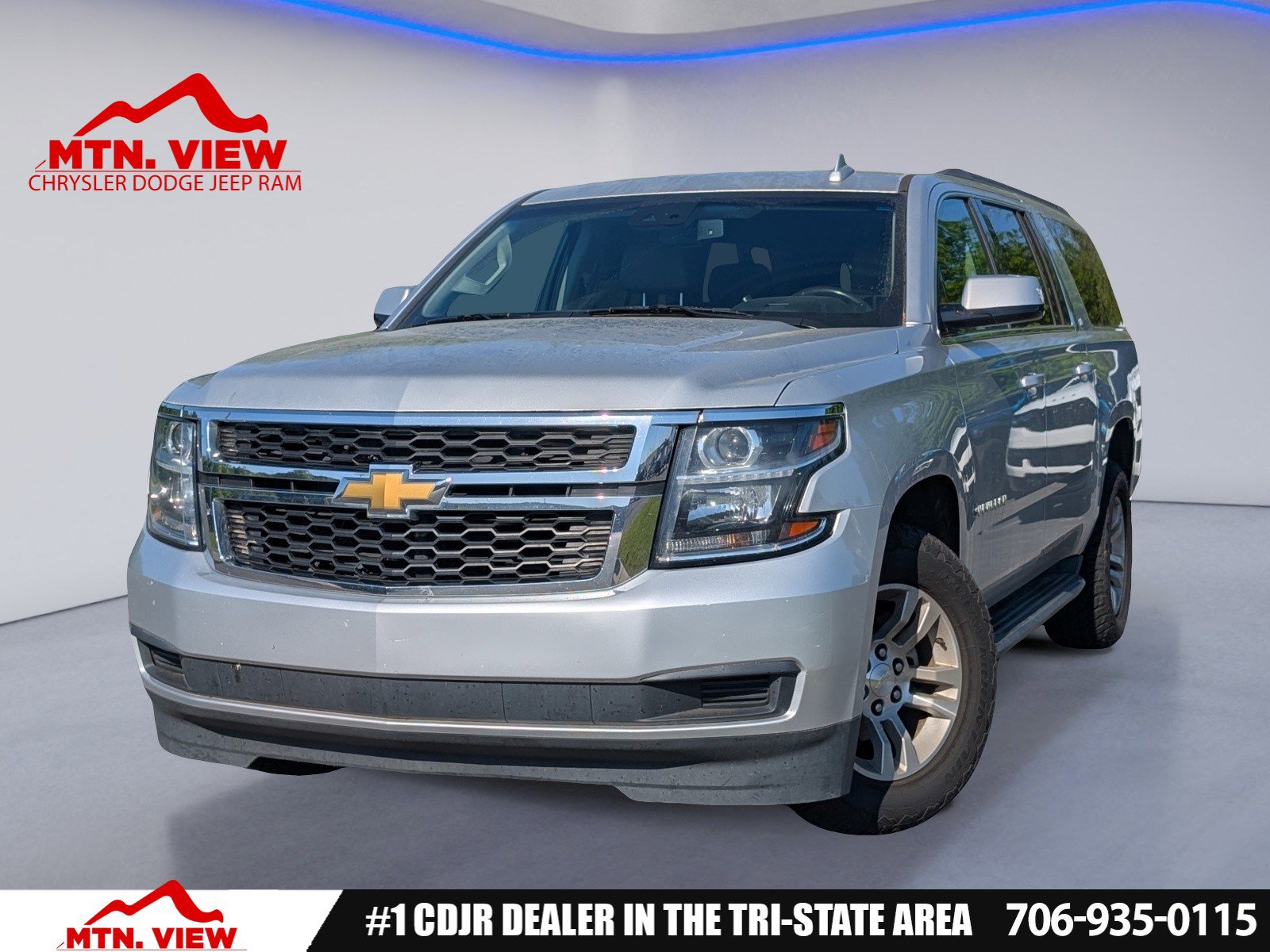 Used 2019 Chevrolet Suburban LT RWD image 1