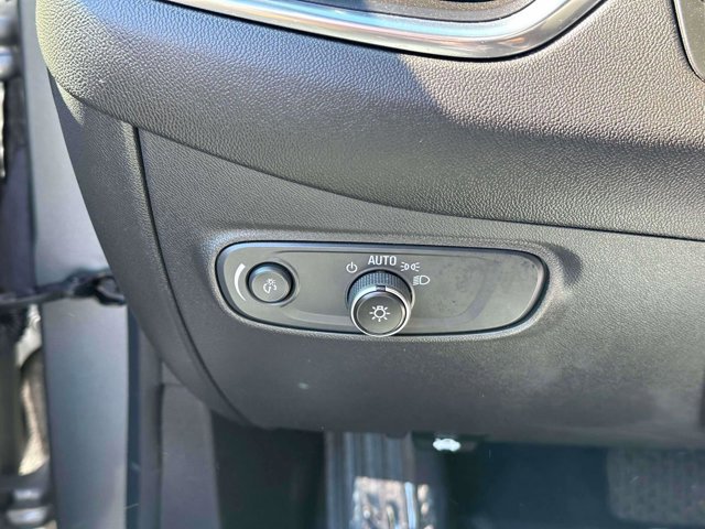 Used 2023 Chevrolet Equinox LT w/ Driver Convenience Package image 21