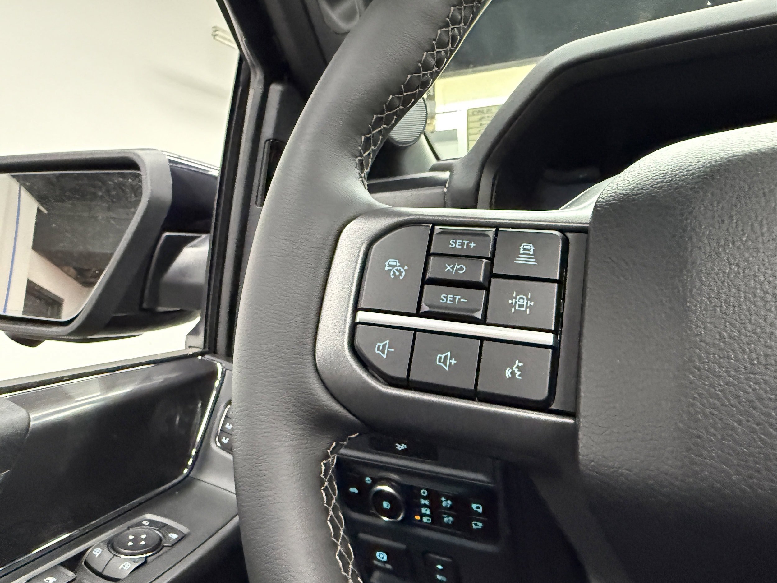 Used 2026 Ford F150 Lariat w/ Equipment Group 502A High AWD/4WD image 18