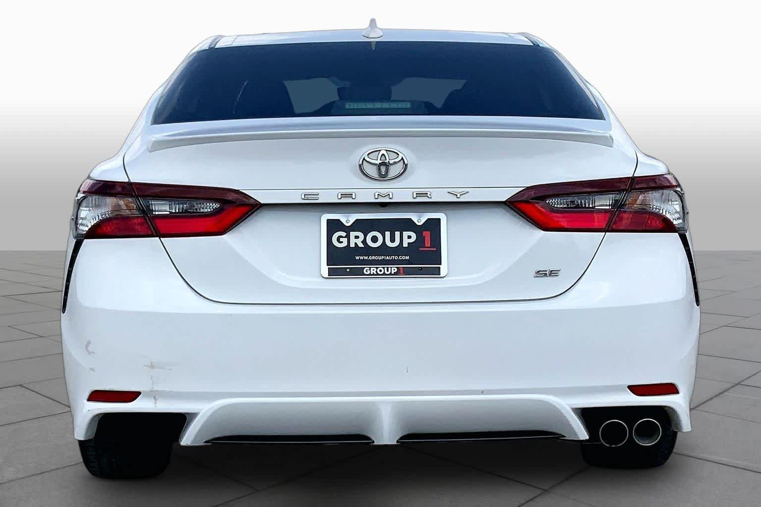 Used 2023 Toyota Camry SE FWD image 5