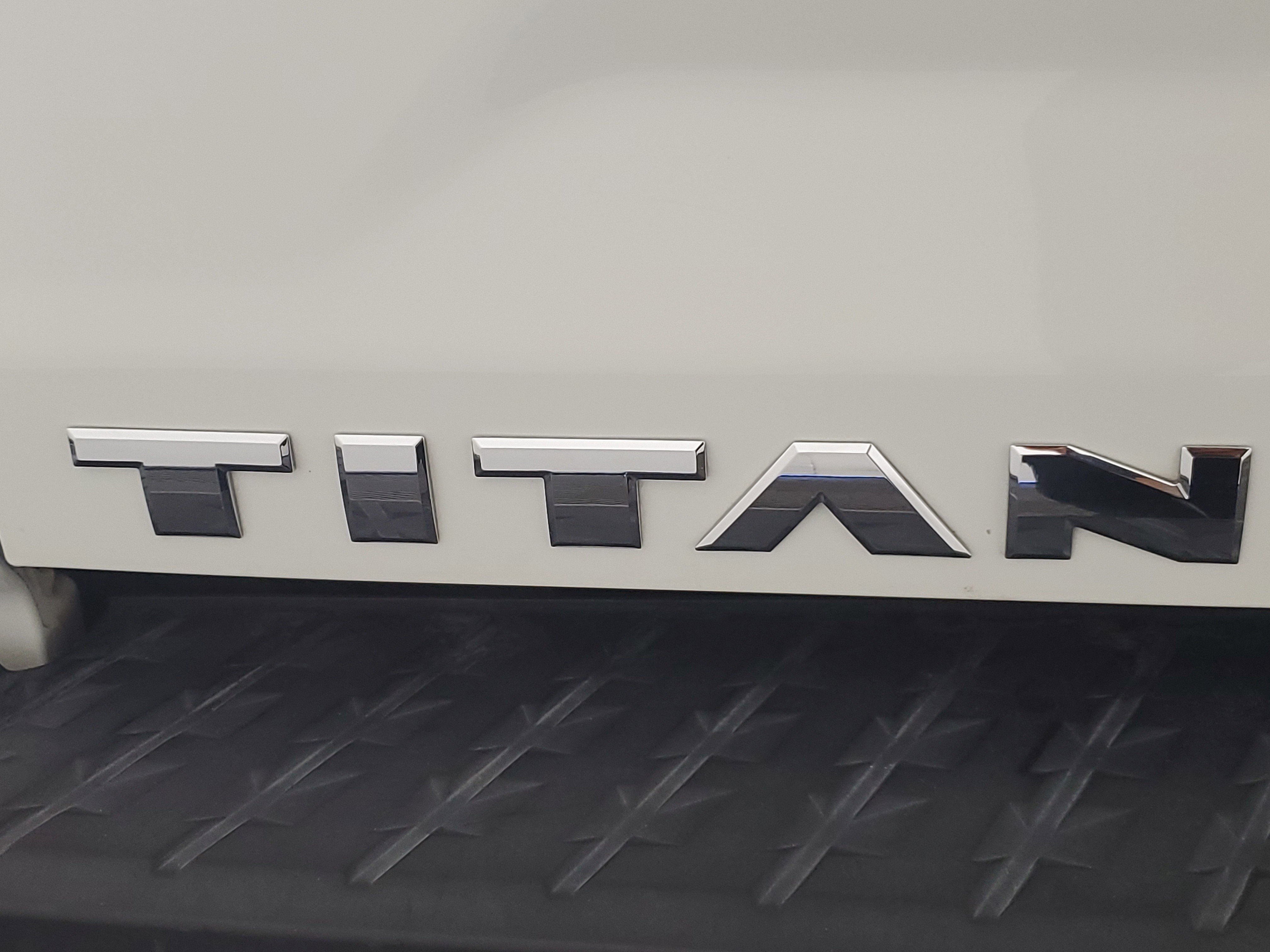 Used 2021 Nissan Titan SV w/ SV Convenience Package image 28