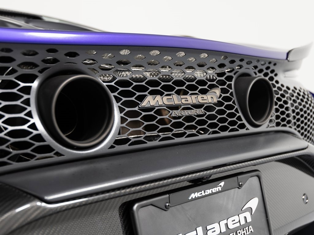 Used 2025 McLaren Artura Spider image 22