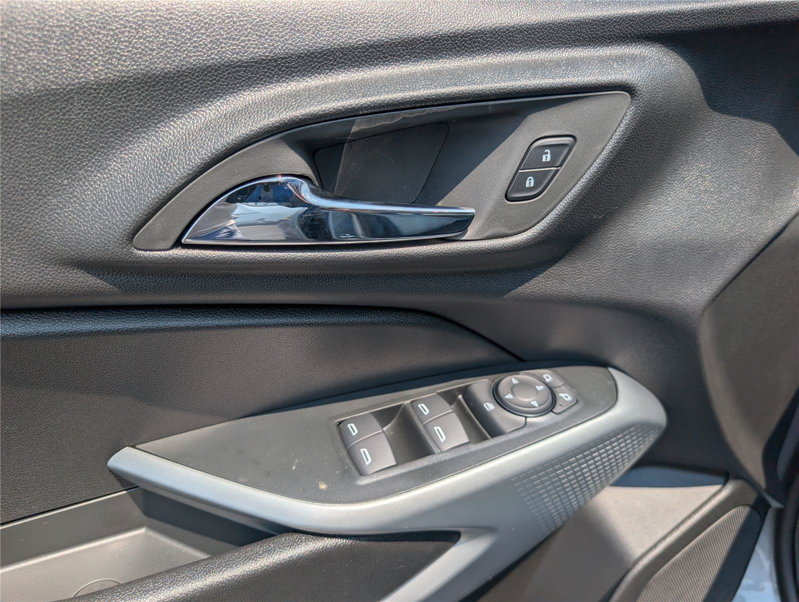New 2026 Chevrolet Trax LS FWD image 14