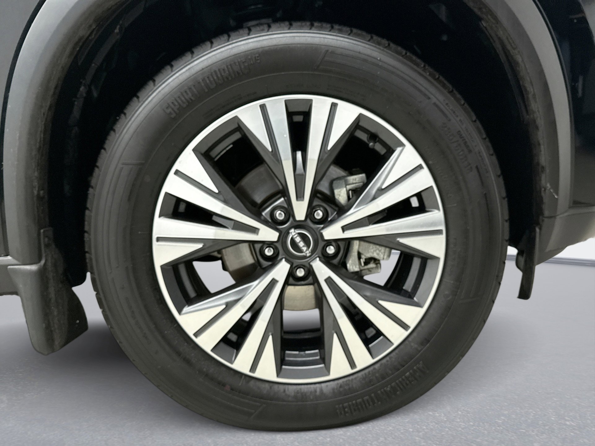 Used 2023 Nissan Rogue SV image 24