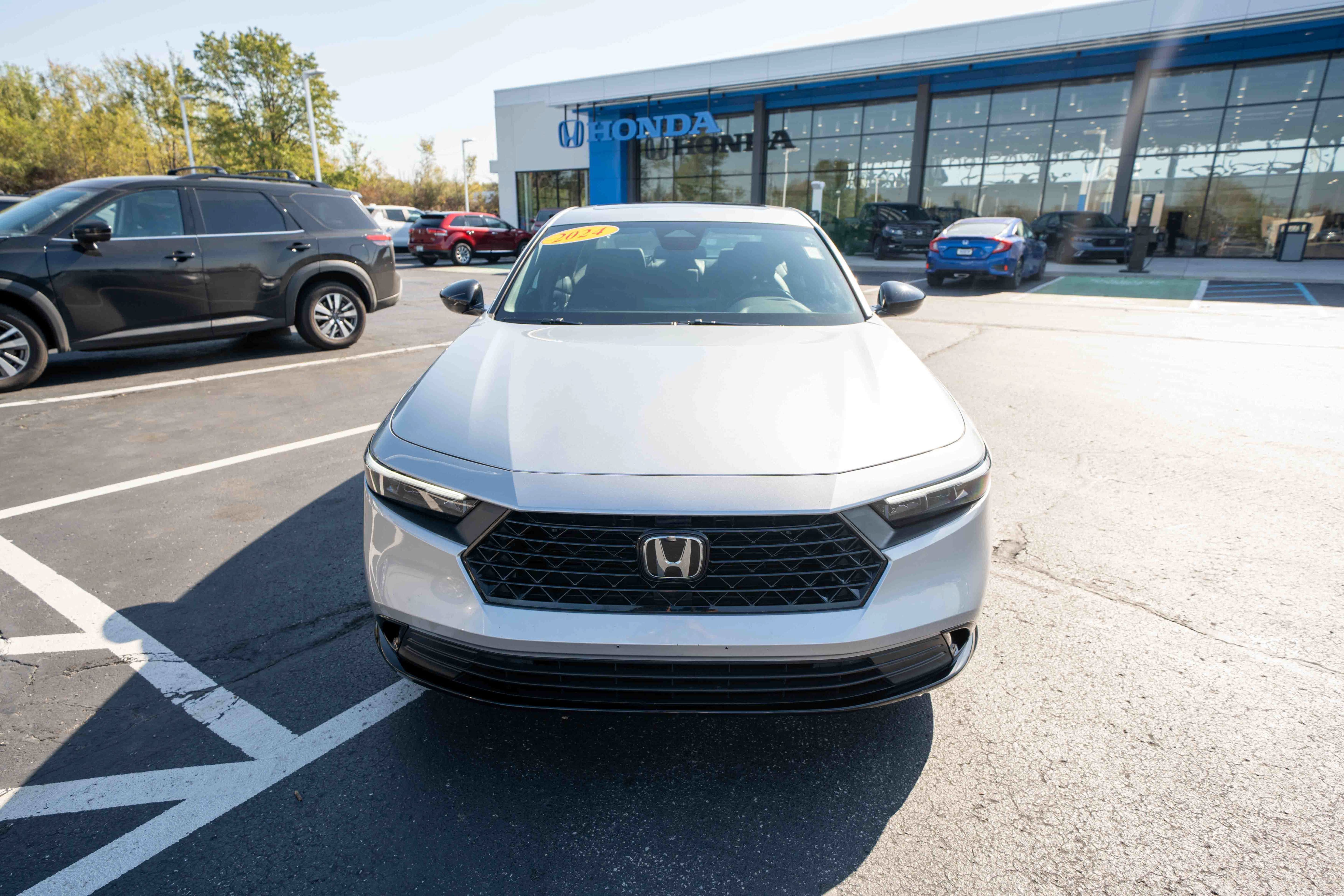Used 2024 Honda Accord Sport image 2