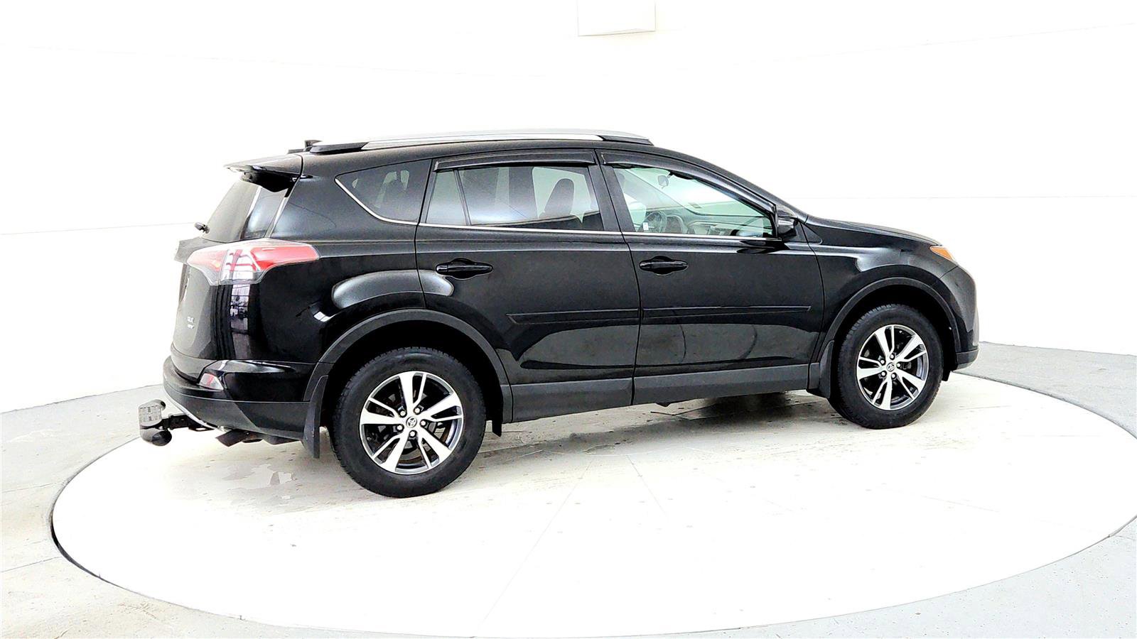 Used 2017 Toyota RAV4 XLE w/ Plus Extra Value Package image 6