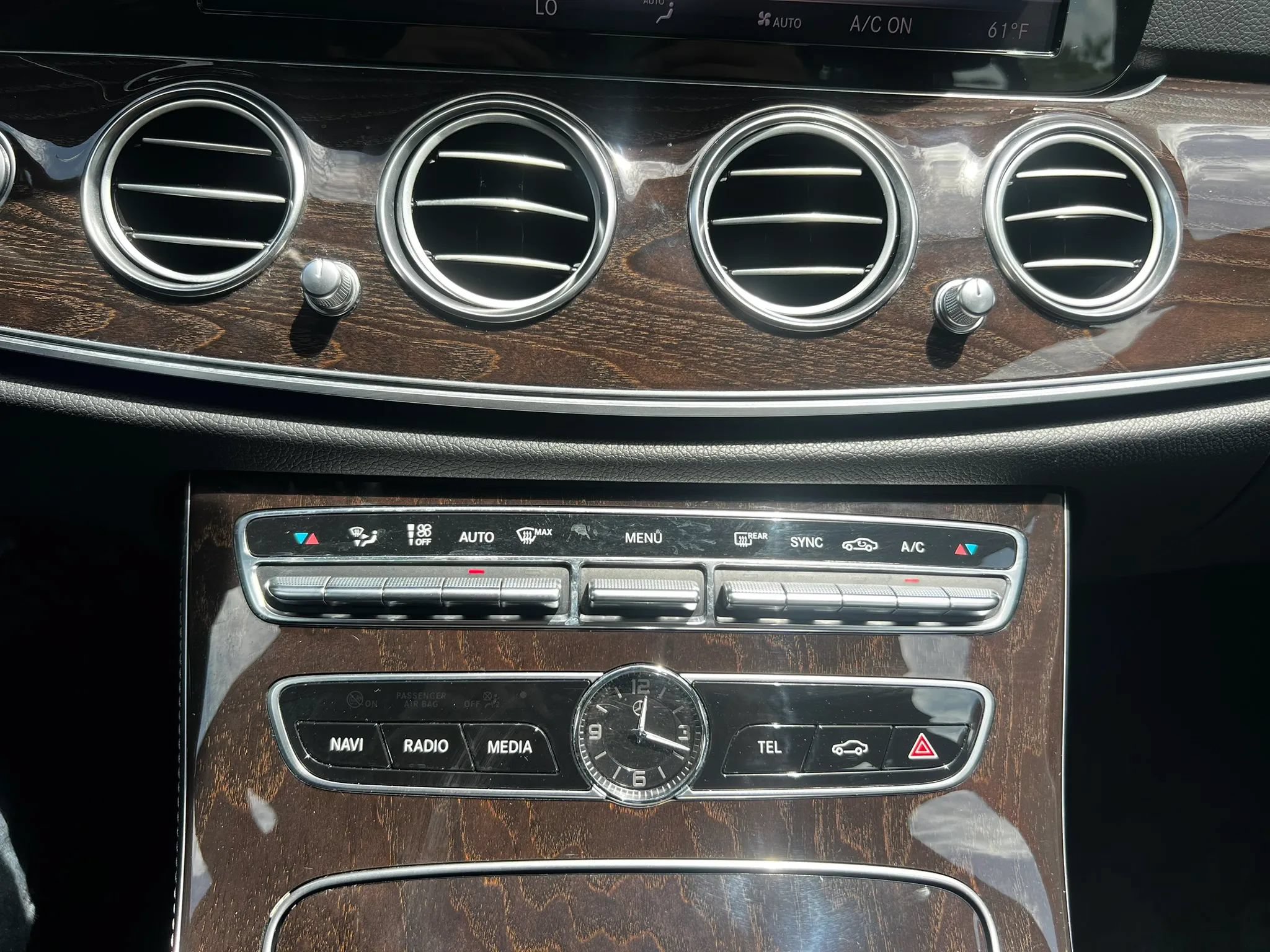 Used 2019 Mercedes-Benz E 450 4MATIC Sedan w/ Premium Package image 37