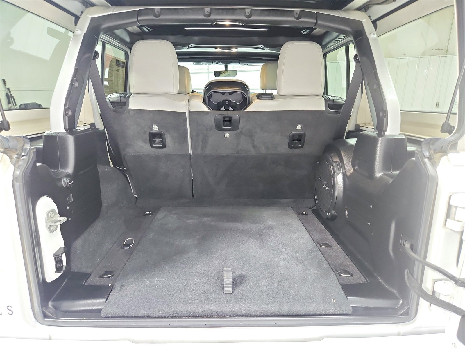 Used 2023 Jeep Wrangler Altitude image 45