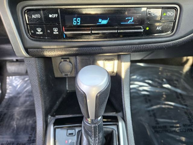 Certified 2019 Toyota Corolla LE FWD image 17
