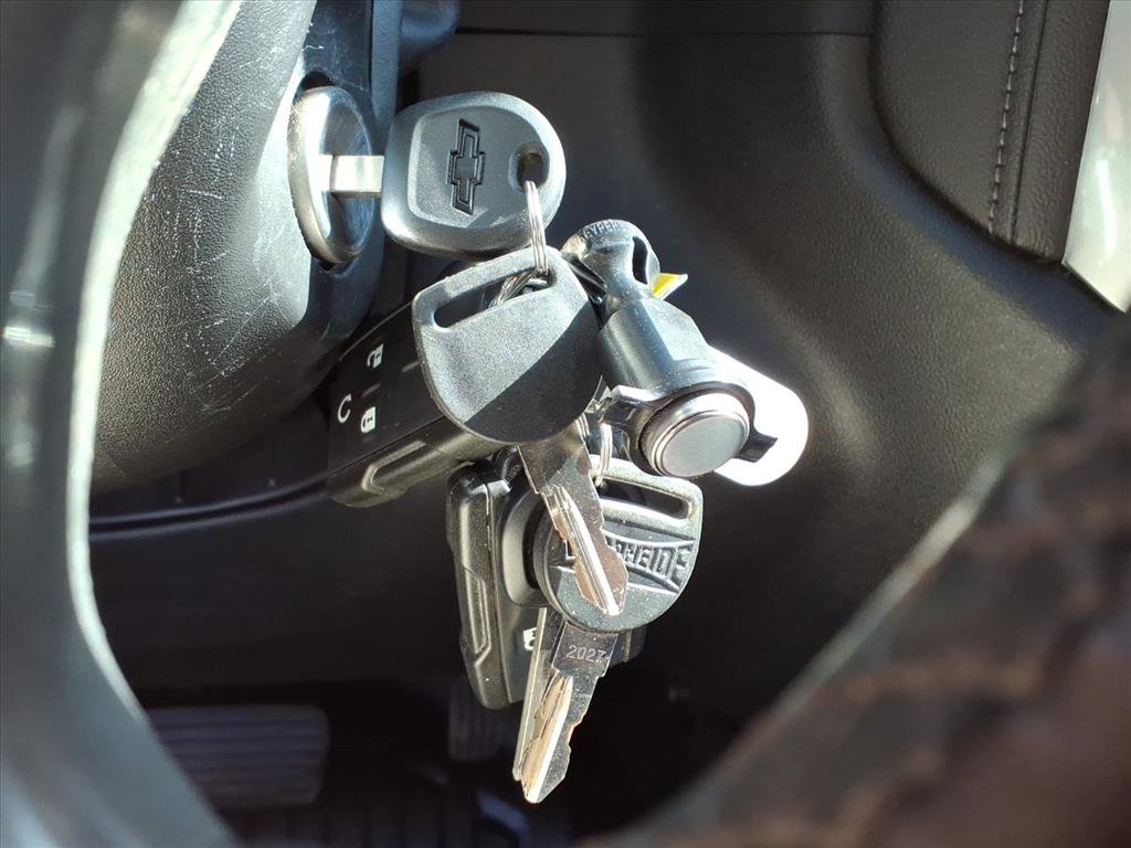 Used 2023 Chevrolet Silverado 2500 LT w/ Snow Plow Prep/Camper Package image 16