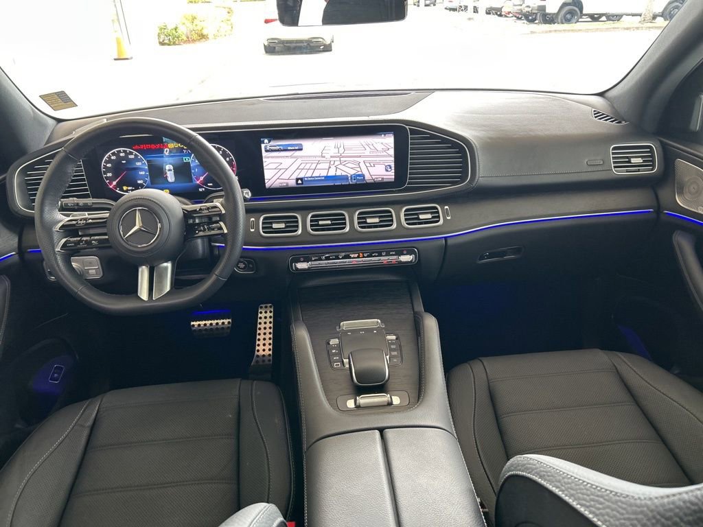 Used 2025 Mercedes-Benz GLS 450 4MATIC image 32