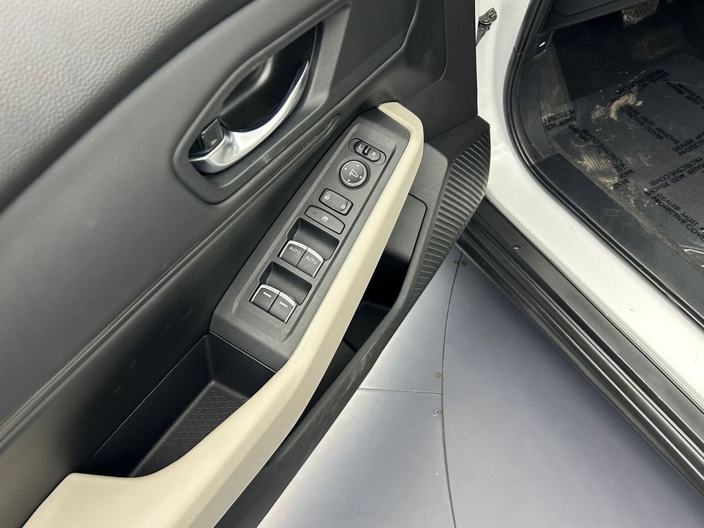 Used 2023 Honda Accord EX image 12