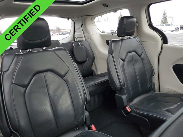 Used 2019 Chrysler Pacifica Limited image 28