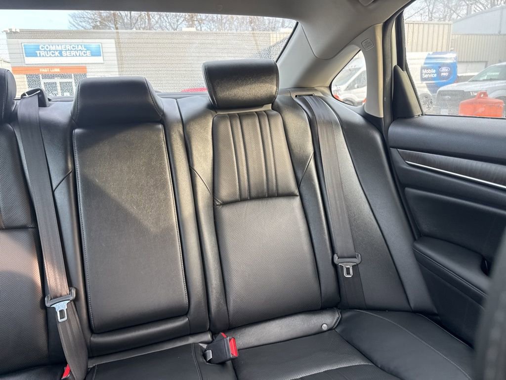 Used 2021 Honda Accord Touring image 13