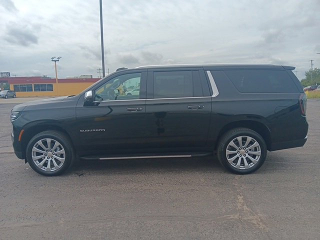 New 2025 Chevrolet Suburban Premier image 4