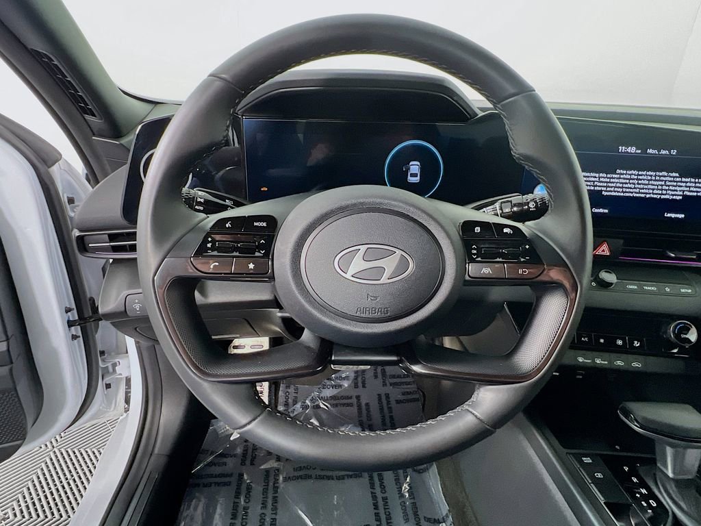Certified 2025 Hyundai Elantra SEL image 11