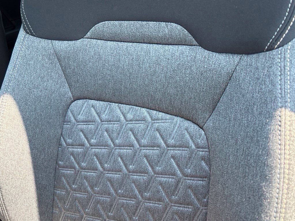 Used 2025 Nissan Kicks SV FWD image 15