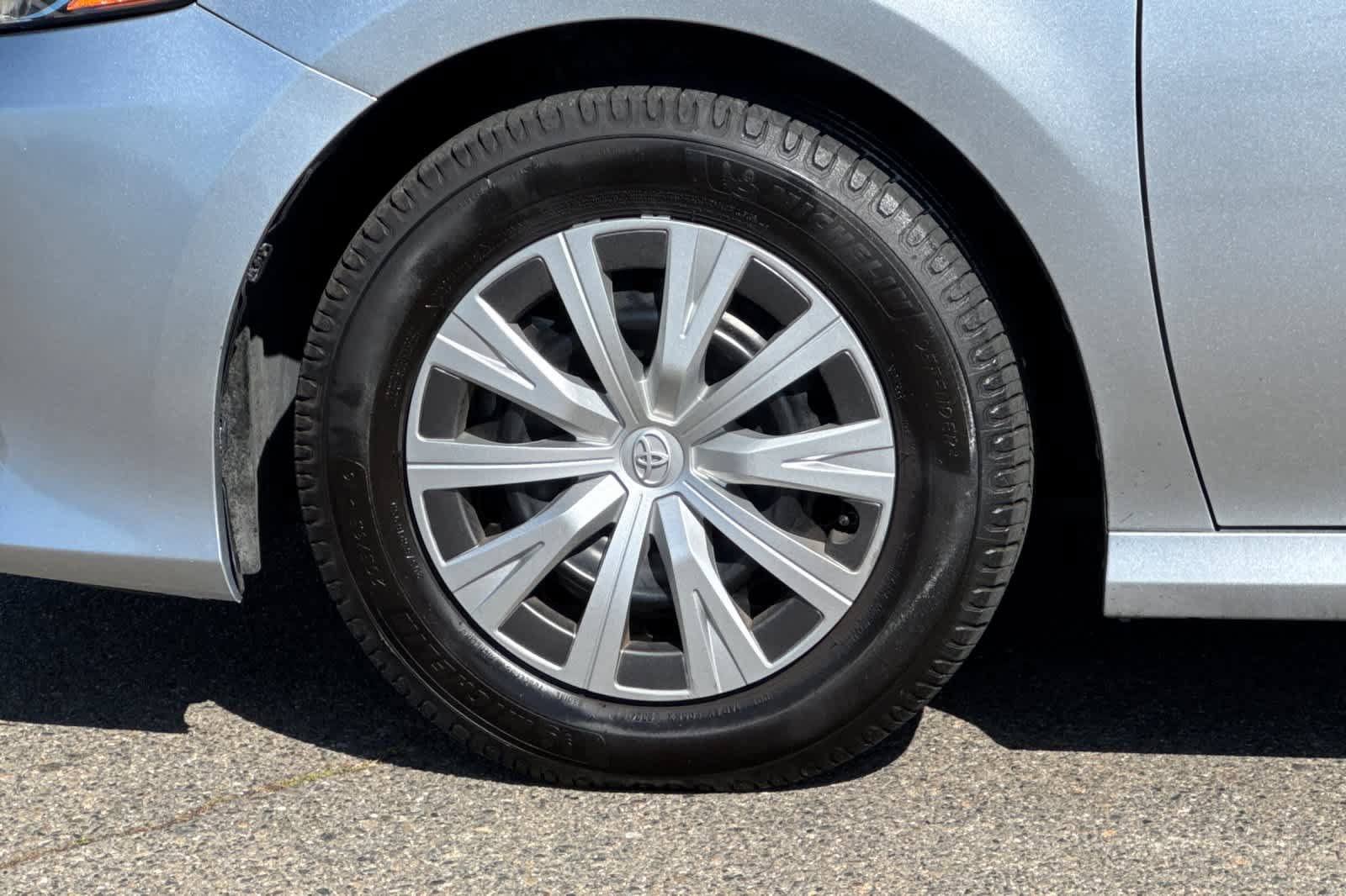 Certified 2023 Toyota Camry LE FWD image 29