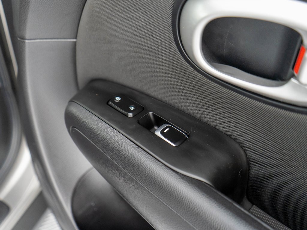 Used 2018 Kia Soul image 9