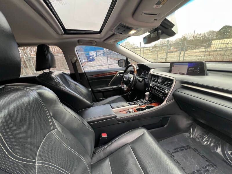 Used 2018 Lexus RX 450hL Premium w/ Premium Package image 17