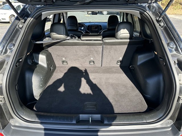 Used 2019 Jeep Cherokee Latitude Plus image 10