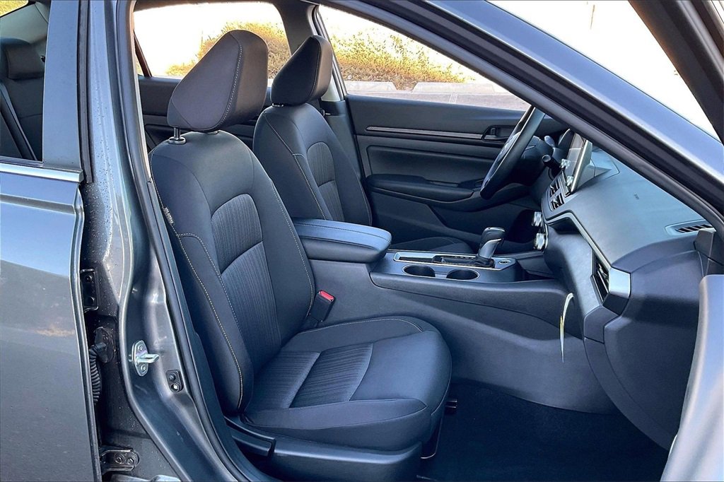 Used 2025 Nissan Altima 2.5 S image 7