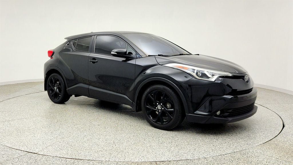 Used 2018 Toyota C-HR XLE FWD image 3