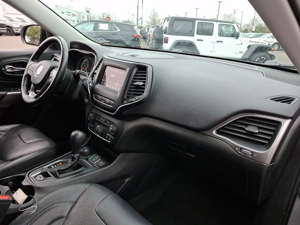 Used 2020 Jeep Cherokee Latitude Lux w/ Quick Order Package 2YH Lux image 11