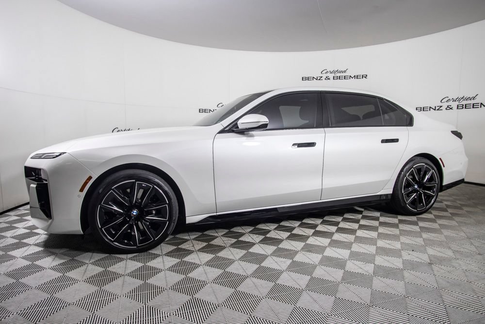 Used 2023 BMW 760i xDrive w/ Luxury Rear Seating Package AWD/4WD image 7