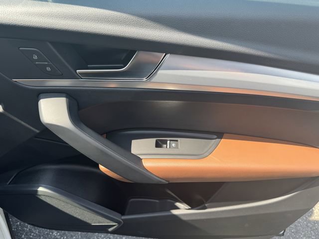 Certified 2025 Audi Q5 2.0T Premium w/ Convenience Plus Package image 31