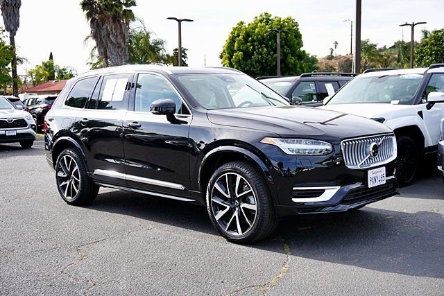 Used 2025 Volvo XC90 B6 Plus w/ Protection Package Premier image 6