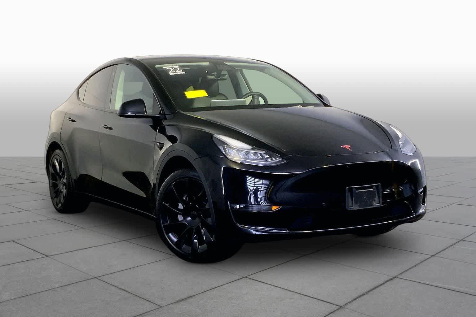 Used 2022 Tesla Model Y Long Range AWD/4WD image 2