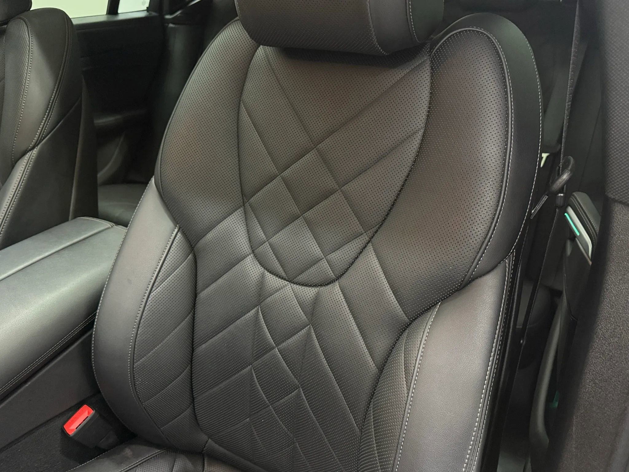 Used 2023 BMW X6 xDrive40i w/ M Sport Package image 33