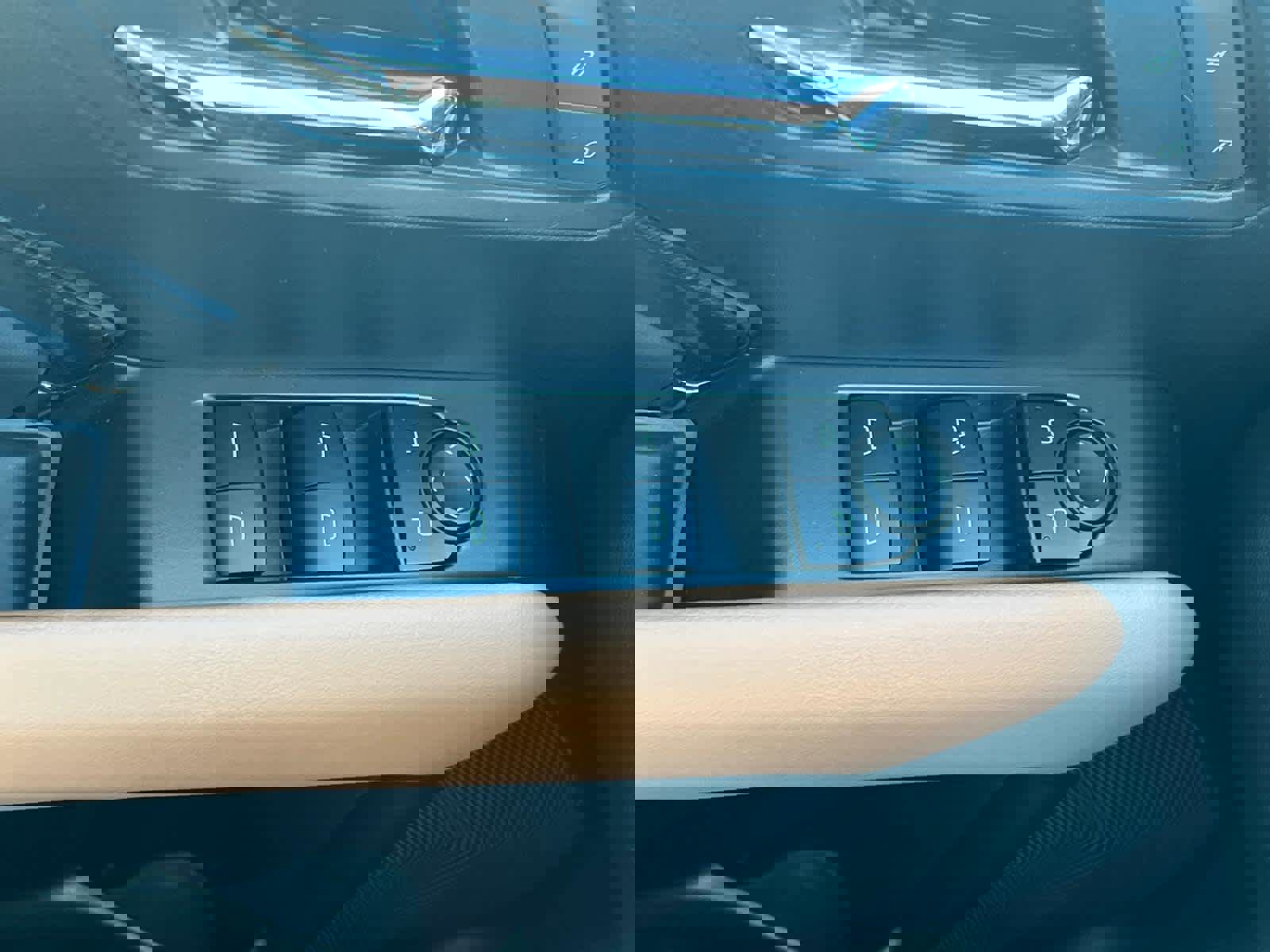 Certified 2024 GMC Canyon AT4 w/ Technology Package image 21