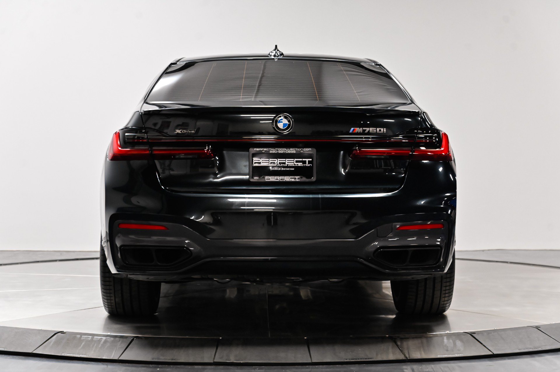 Used 2022 BMW M760i xDrive AWD/4WD image 52