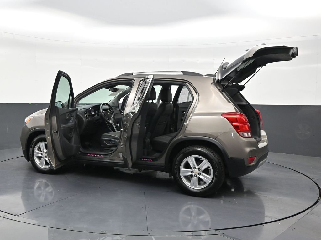 Used 2022 Chevrolet Trax LT w/ LT Convenience Package FWD image 32