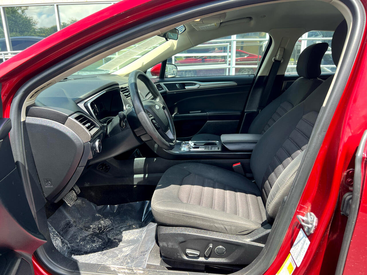 Used 2018 Ford Fusion SE image 9