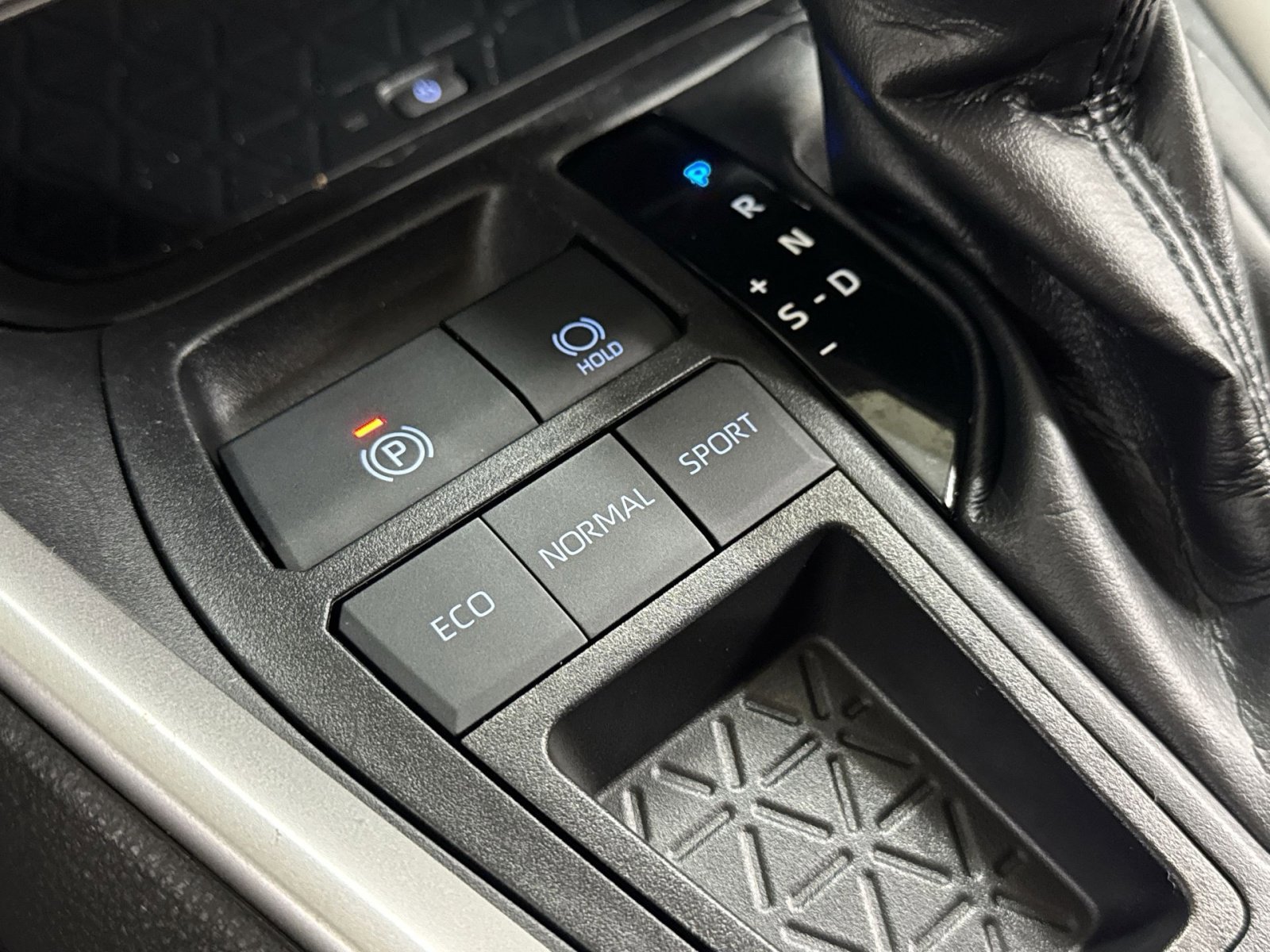 Used 2019 Toyota RAV4 XLE Premium w/ Advanced Technology Package image 35