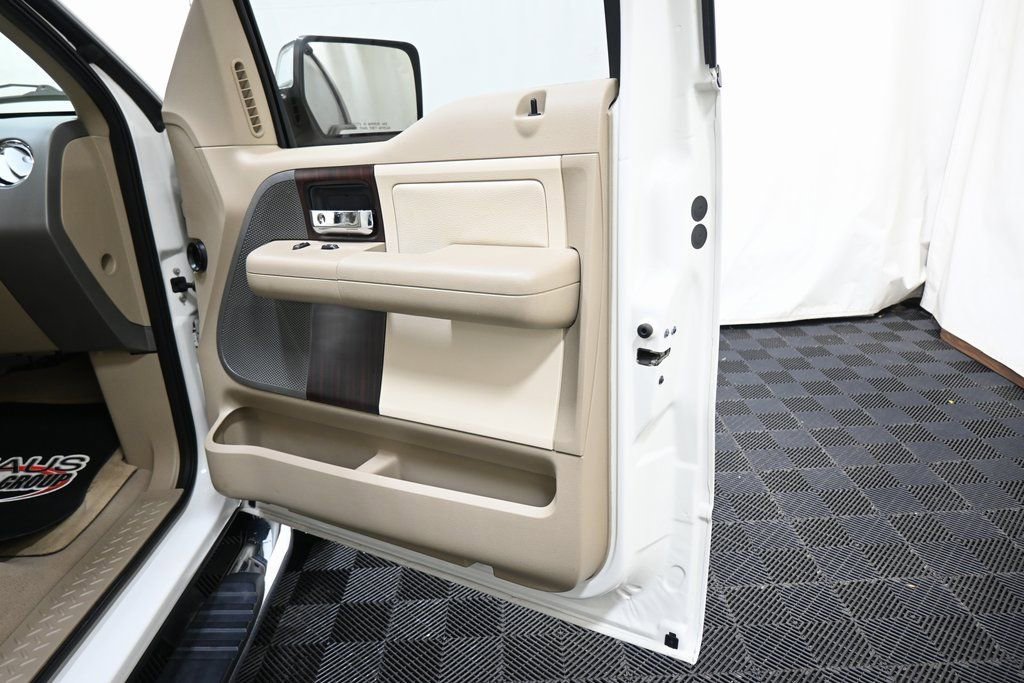 Used 2006 Lincoln Mark LT 4x4 image 24