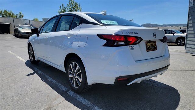 Used 2022 Nissan Versa SV w/ Trunk Package FWD image 8