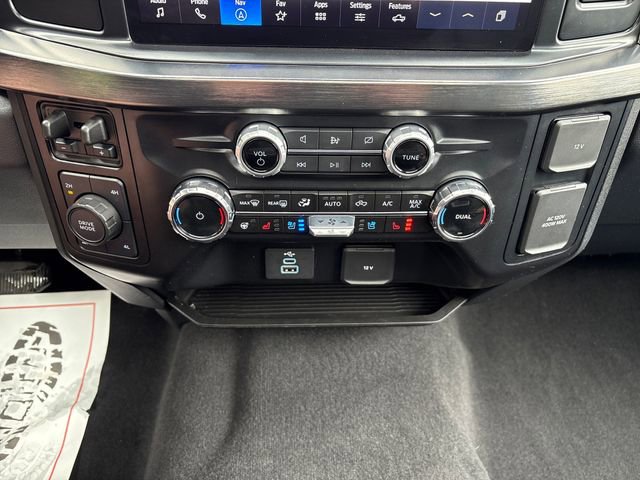 Used 2024 Ford F250 Lariat w/ Black Appearance Package AWD/4WD image 21